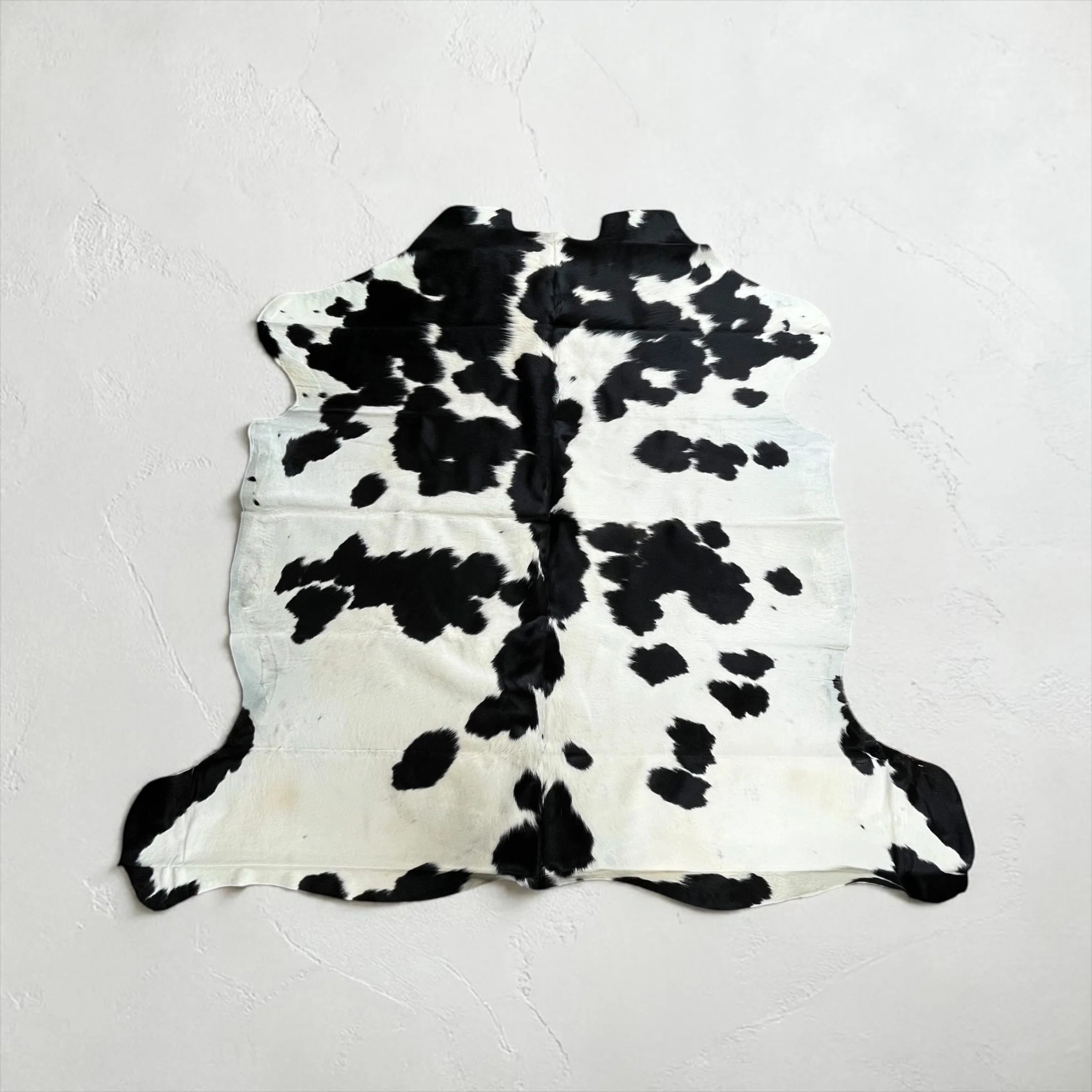 6-7’ Brazilian cowhide rug (r07)