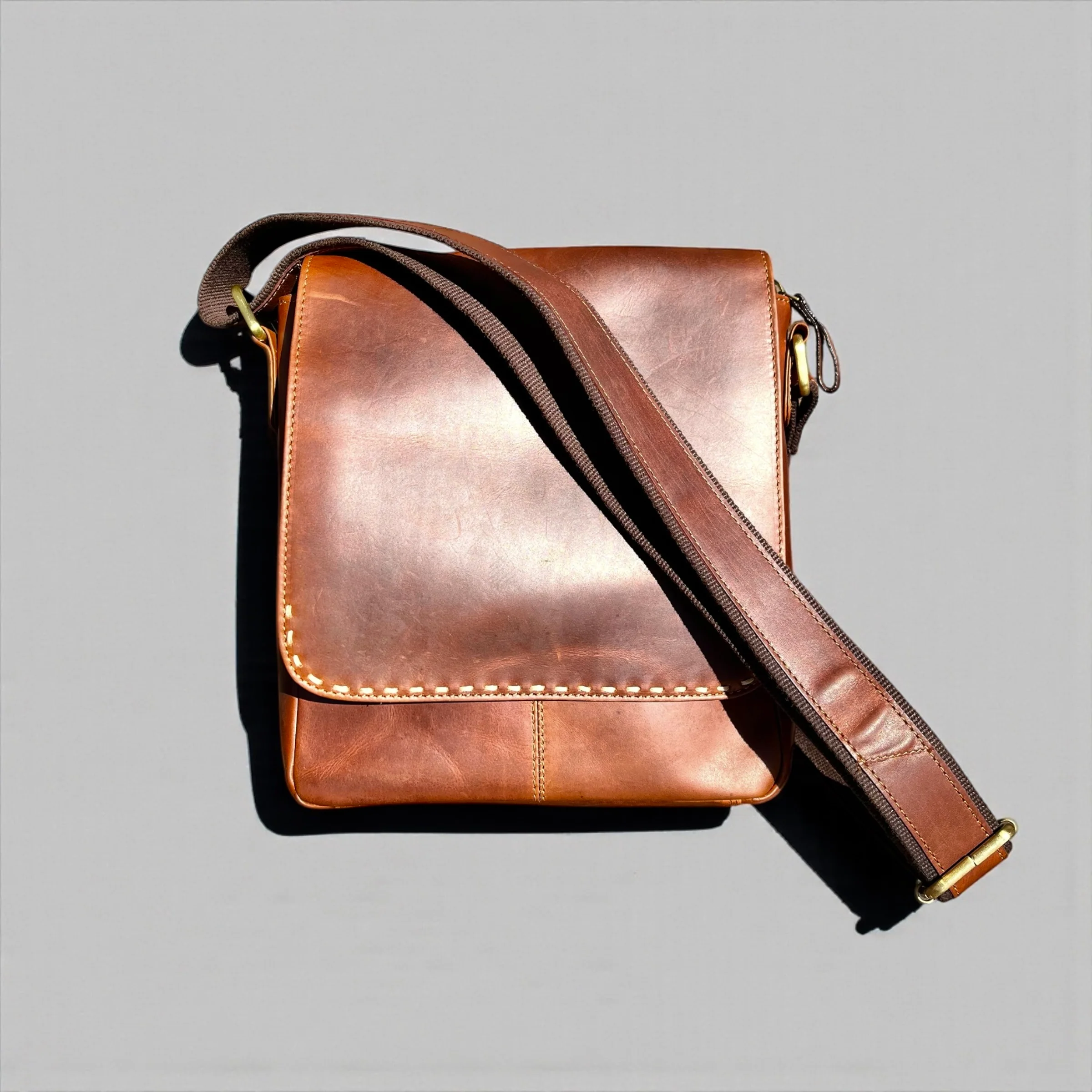 All leather crossbody bag - Image 2