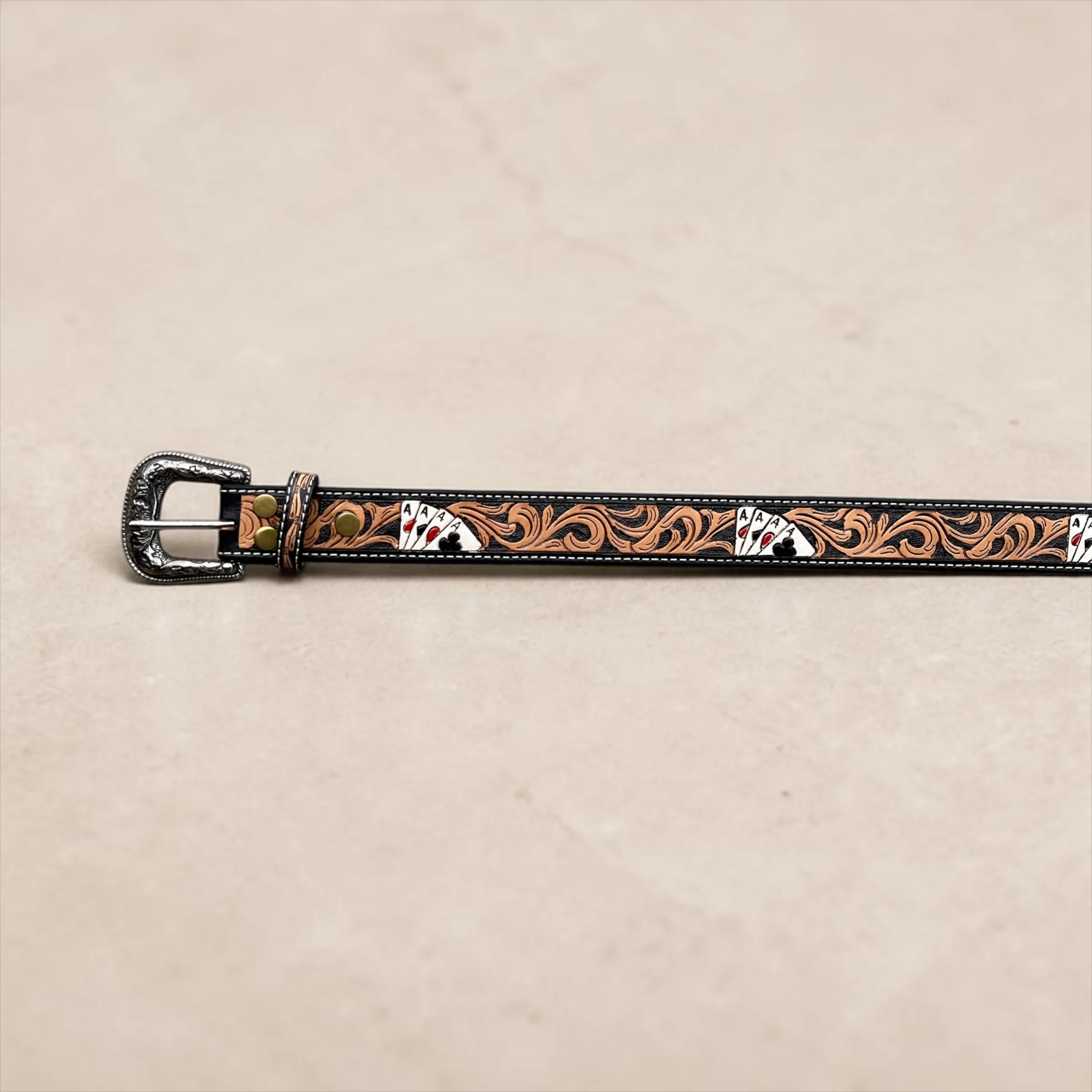 Cards tooled leather belt - Image 2