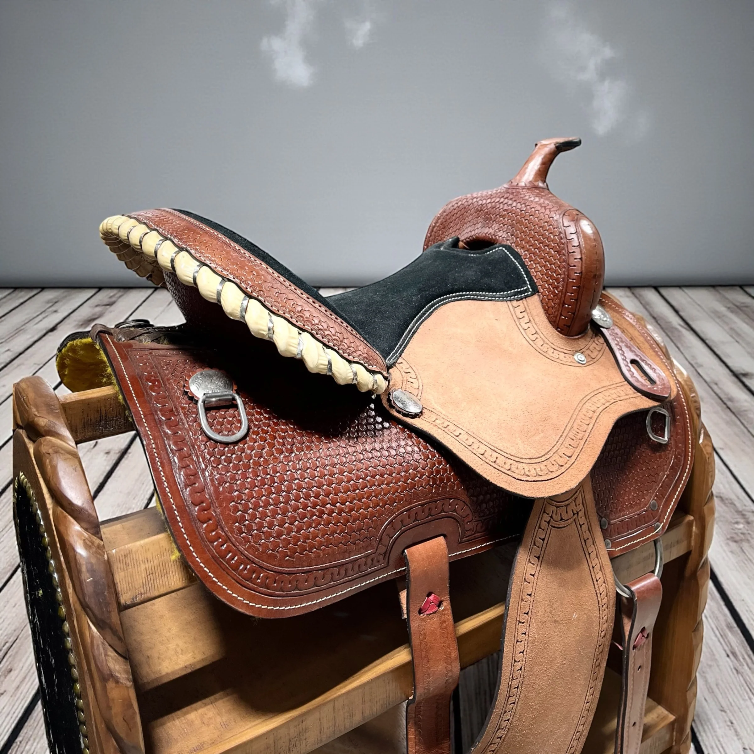 Genuine leather saddle - Image 3