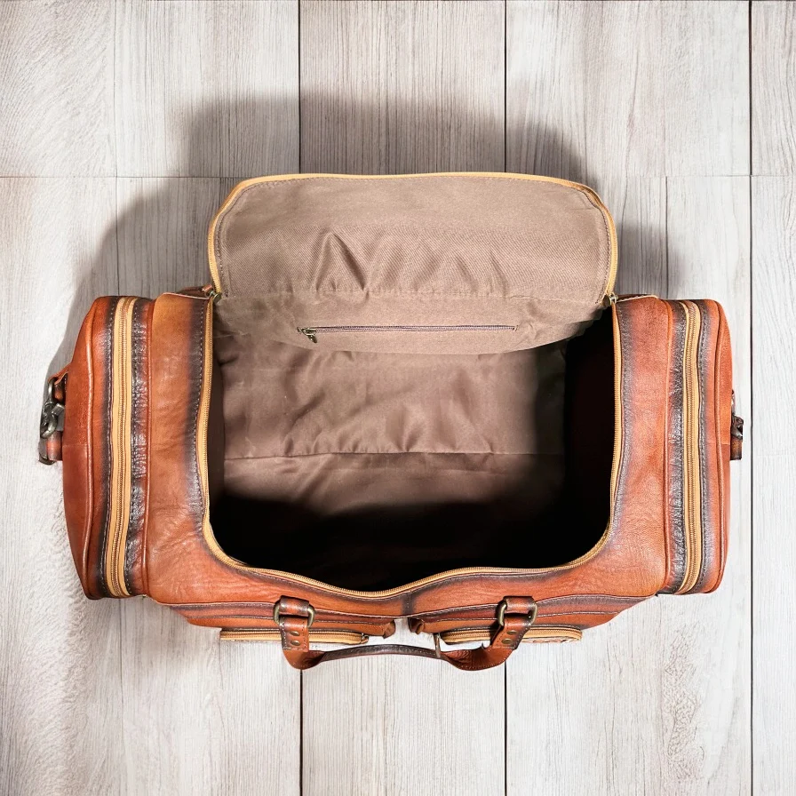 Rustic leather duffle bag - Image 4