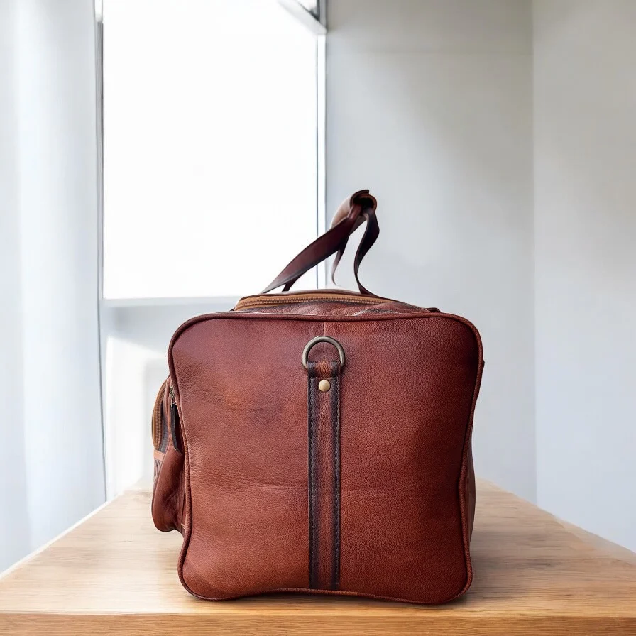 Rustic leather duffle bag - Image 5