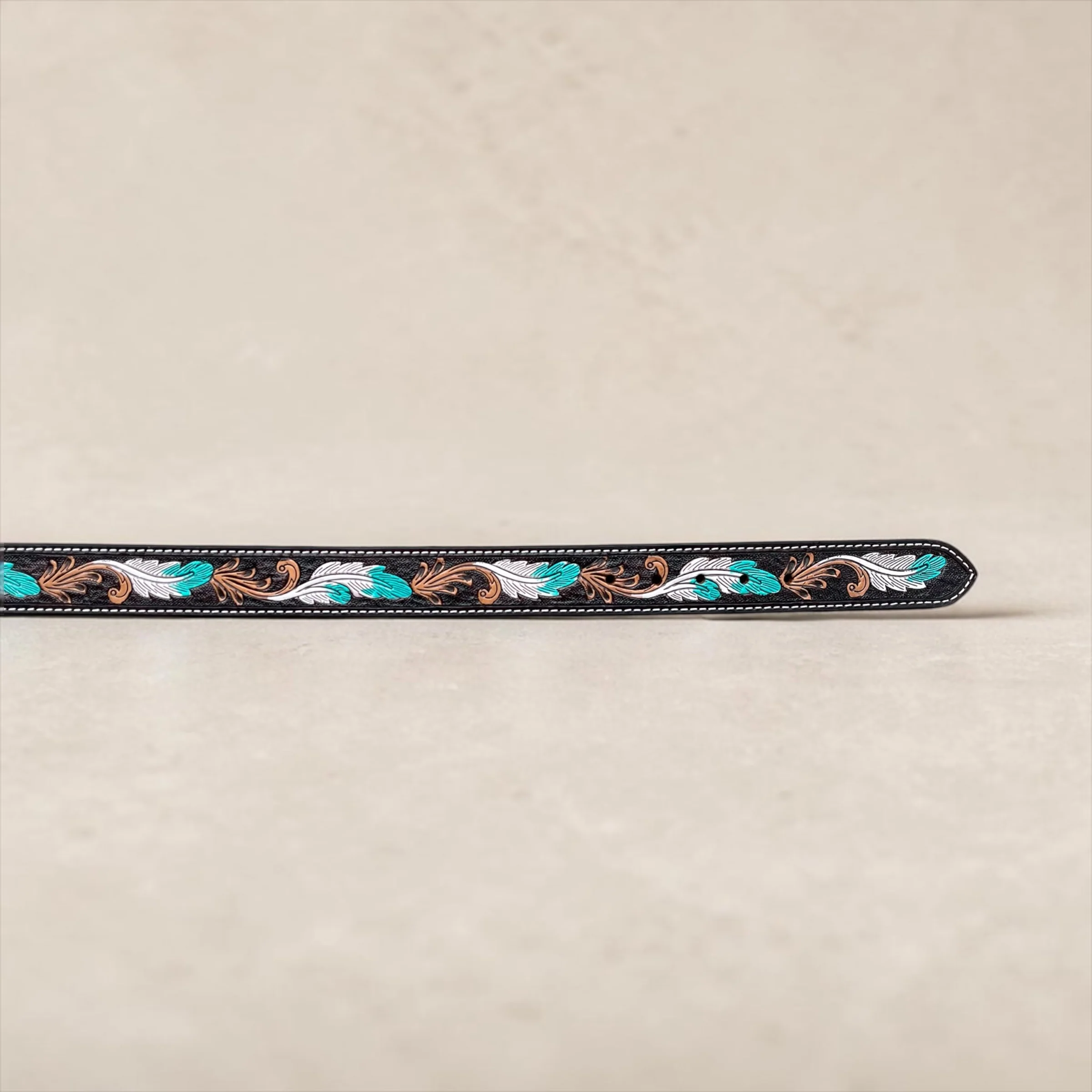 Feathers tooled leather belt - Image 3