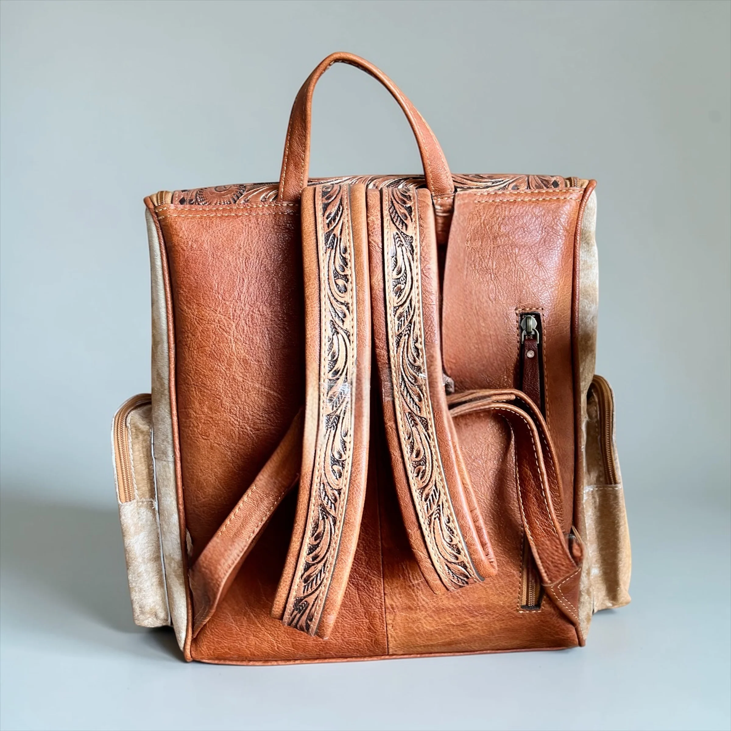 Turquoise feathers tooled leather & cowhide backpack - Image 4